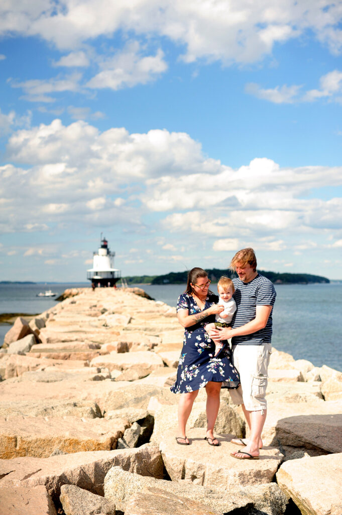 lighthouse family photos in southern maine