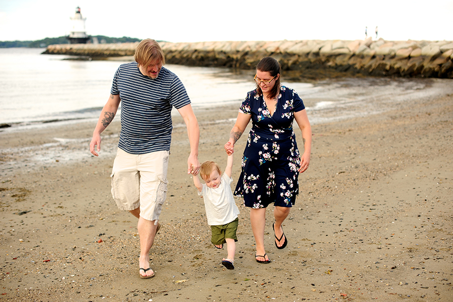 casual lifestyle family session in maine